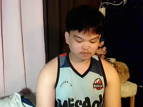 Reynelcock online show from April 24, 2026, 6:21 pm