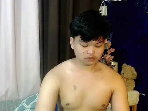 Reynelcock online show from March 31, 2026, 7:27 pm