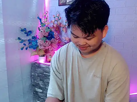 Snapshot of Reynelcock chatting on June 2, 2026, 6:08 pm Reynelcock online show from June 2, 2026, 6:08 pm