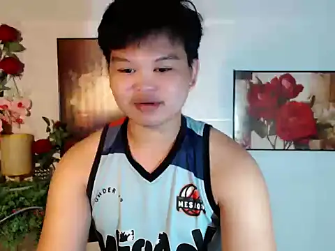 Snapshot of Reynelcock chatting on August 1, 2026, 4:27 pm Reynelcock online show from August 1, 2026, 4:27 pm
