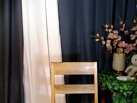 Reynelcock online show from September 22, 2025, 5:08 pm