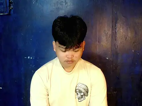 Reynelcock online show from November 27, 2025, 5:35 pm