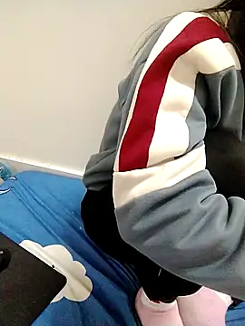 Kembong01 online show from February 5, 2026, 1:29 pm