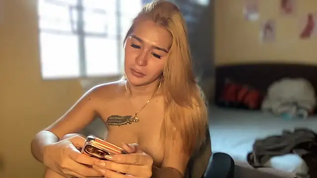 Snapshot of CassieXMarga chatting on August 2, 2026, 6:12 am CassieXMarga online show from August 2, 2026, 6:12 am