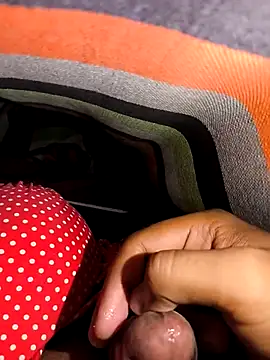 nitin01raj01nk online show from September 11, 2025, 9:26 pm