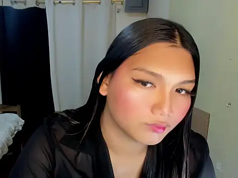 Snapshot of Lou_heart chatting on November 15, 2025, 1:26 pm Lou heart online show from November 15, 2025, 1:26 pm