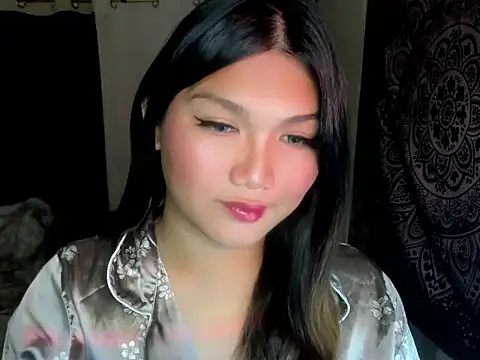 Snapshot of Lou_heart chatting on November 25, 2025, 7:47 pm Lou heart online show from November 25, 2025, 7:47 pm