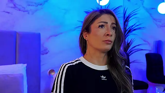 Izabellle02 online show from February 26, 2026, 5:18 am