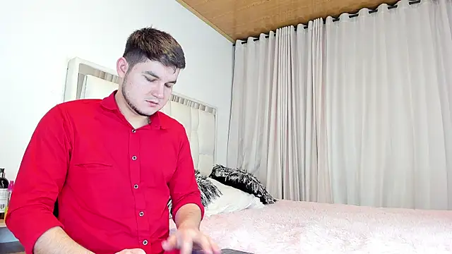 CameronyMartinn online show from April 19, 2026, 1:17 am