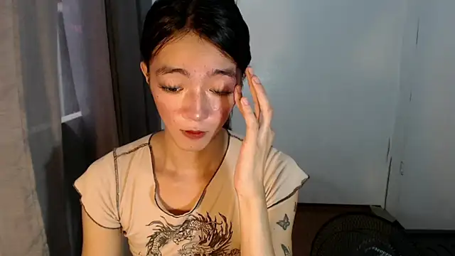 Snapshot of slimladyxoxo chatting on October 10, 2025, 7:20 am slimladyxoxo online show from October 10, 2025, 7:20 am