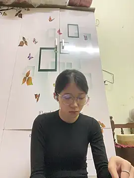 meomeo2k6 online show from October 26, 2025, 7:20 am