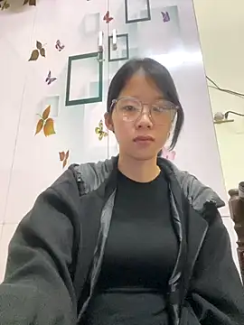 meomeo2k6 online show from October 31, 2025, 1:52 pm