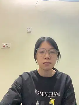 meomeo2k6 online show from November 26, 2025, 7:41 am