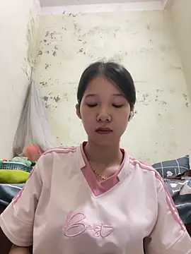 meomeo2k6 online show from October 15, 2025, 7:49 am