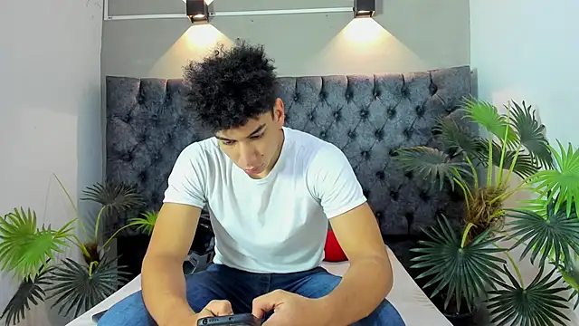 ALAN REDINGER online show from December 1, 2025, 1:56 pm