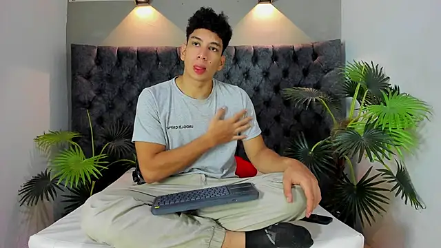 ALAN REDINGER online show from November 19, 2025, 1:33 pm