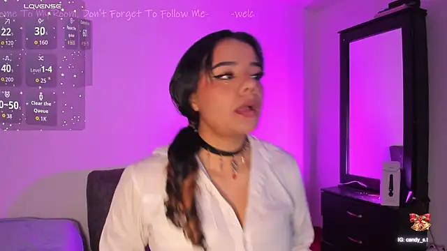 Shophie thoopson online show from December 21, 2025, 9:04 pm