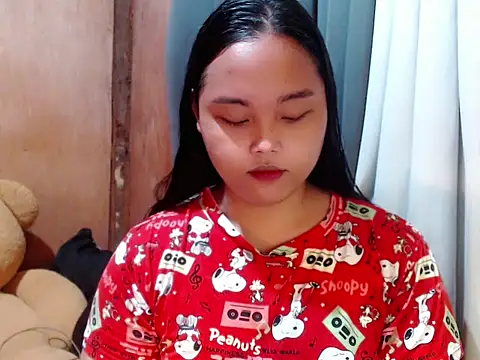  Lylia online show from December 17, 2025, 11:15 am