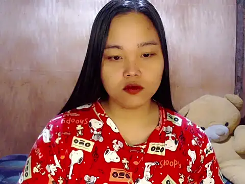 Snapshot of _Lylia chatting on April 8, 2026, 10:44 pm Lylia online show from April 8, 2026, 10:44 pm