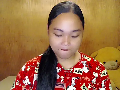 Snapshot of _Lylia chatting on October 16, 2025, 11:57 pm Lylia online show from October 16, 2025, 11:57 pm