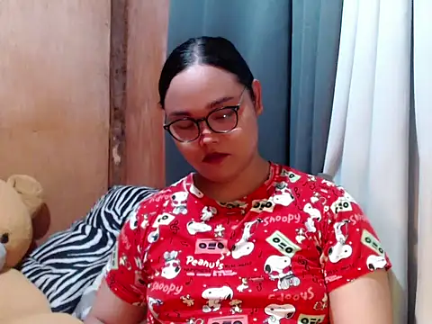  Lylia online show from December 21, 2025, 6:37 am