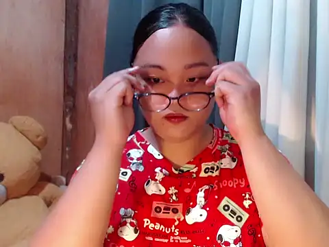  Lylia online show from January 9, 2026, 9:44 pm