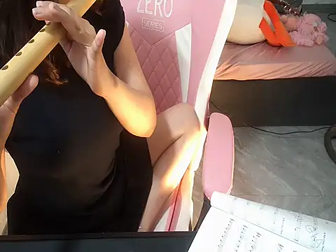 Snapshot of Ori-Yannie chatting on October 19, 2025, 6:05 am Ori-Yannie online show from October 19, 2025, 6:05 am