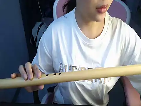 Snapshot of Ori-Yannie chatting on November 12, 2025, 6:50 am Ori-Yannie online show from November 12, 2025, 6:50 am