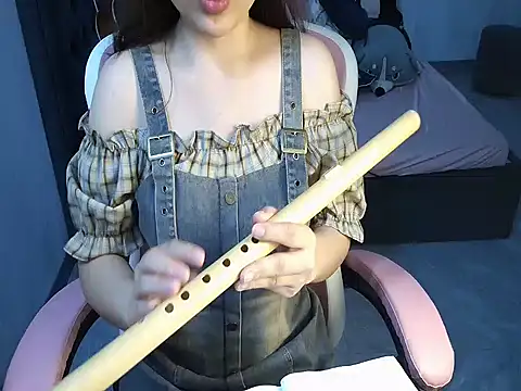 Snapshot of Ori-Yannie chatting on October 27, 2025, 6:47 am Ori-Yannie online show from October 27, 2025, 6:47 am