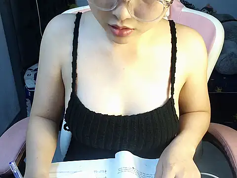 Snapshot of Ori-Yannie chatting on September 10, 2025, 4:00 am Ori-Yannie online show from September 10, 2025, 4:00 am