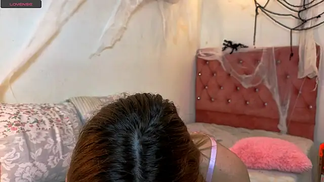 Kyra Honey online show from October 28, 2025, 8:41 pm