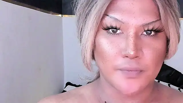 Snapshot of MistressDuhara chatting on April 18, 2026, 10:21 pm MistressDuhara online show from April 18, 2026, 10:21 pm