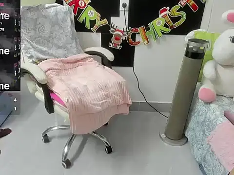 LuckyBabe new01 online show from January 12, 2026, 1:12 am