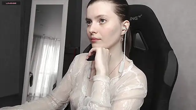 Snapshot of cute_elfy_ chatting on September 30, 2025, 2:01 pm cute elfy online show from September 30, 2025, 2:01 pm