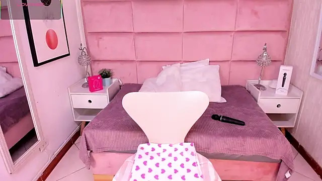 Janah Myers online show from December 4, 2025, 12:48 pm