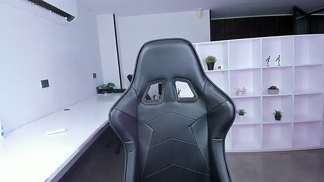 Snapshot of megan_bigboobs_ chatting on November 8, 2025, 10:52 am megan bigboobs online show from November 8, 2025, 10:52 am