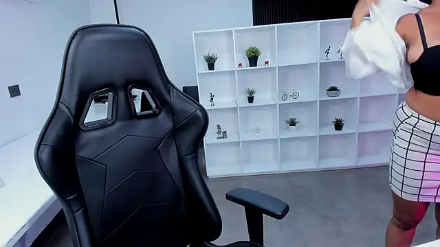 Snapshot of megan_bigboobs_ chatting on November 5, 2025, 11:02 am megan bigboobs online show from November 5, 2025, 11:02 am