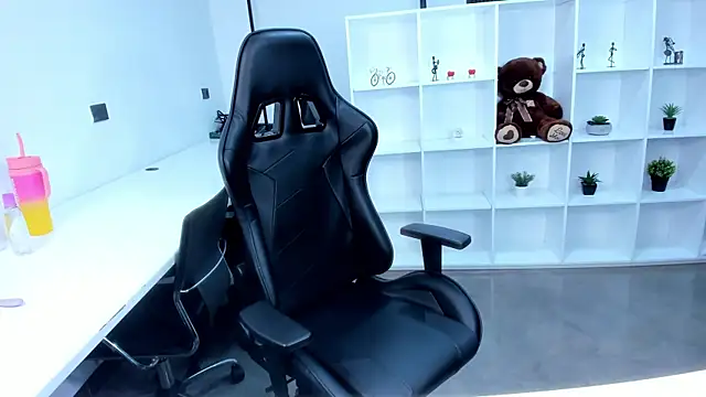 megan bigboobs  online show from January 15, 2026, 10:51 am