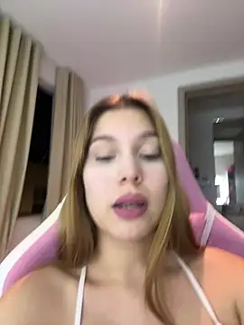 Snapshot of Nikii__ chatting on May 26, 2026, 1:47 am Nikii online show from May 26, 2026, 1:47 am