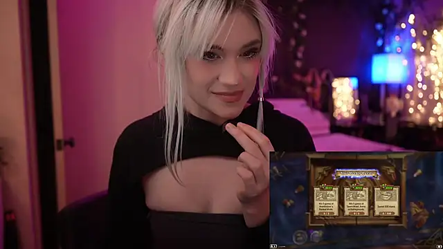 littlelune online show from October 14, 2025, 12:00 am