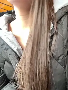 Isabella21  online show from March 9, 2026, 9:40 pm