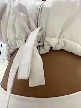 LorenBeiker- online show from February 12, 2026, 1:00 pm