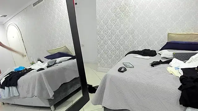 BeccaReedd online show from November 8, 2025, 11:03 am