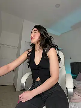 Snapshot of julieta_jhonss chatting on June 12, 2026, 2:42 am julieta jhonss online show from June 12, 2026, 2:42 am