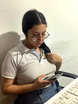 Velma star online show from September 18, 2025, 11:35 am