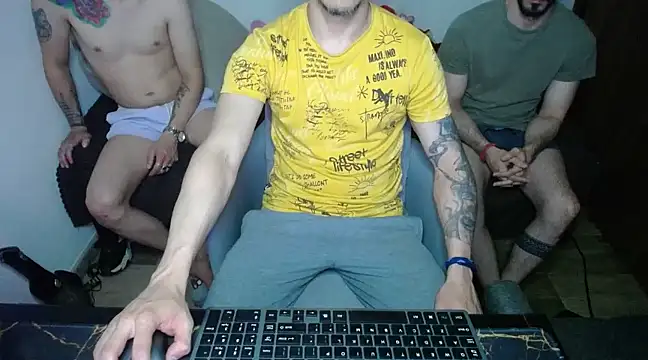 Snapshot of bossking017 chatting on March 1, 2025, 10:53 pm bossking017 online show from March 1, 2025, 10:53 pm