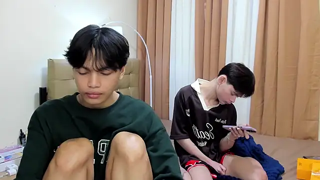 hotfreshdior online show from October 2, 2025, 11:19 pm