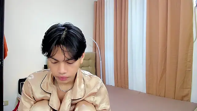 hotfreshdior online show from September 23, 2025, 7:43 pm