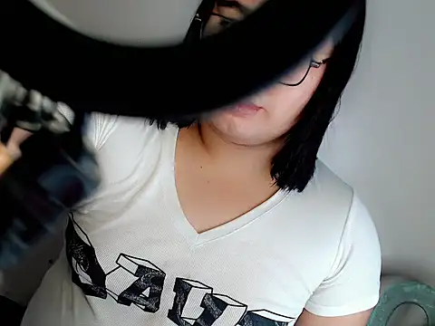 Snapshot of itsmeyourgirlfucker chatting on December 14, 2025, 11:21 pm itsmeyourgirlfucker online show from December 14, 2025, 11:21 pm