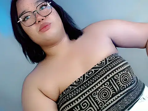 Snapshot of itsmeyourgirlfucker chatting on December 15, 2025, 11:27 am itsmeyourgirlfucker online show from December 15, 2025, 11:27 am